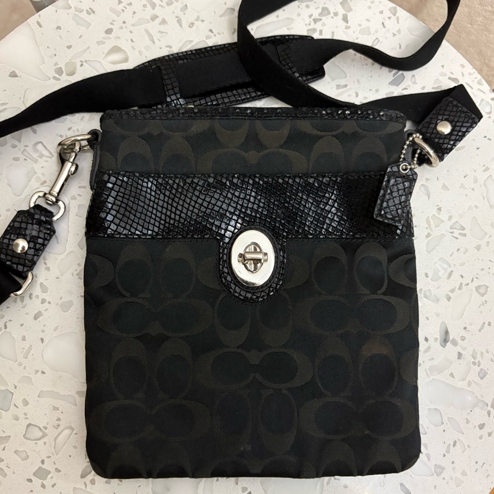 Coach Classic Canvas 2000s Crossbody Bag